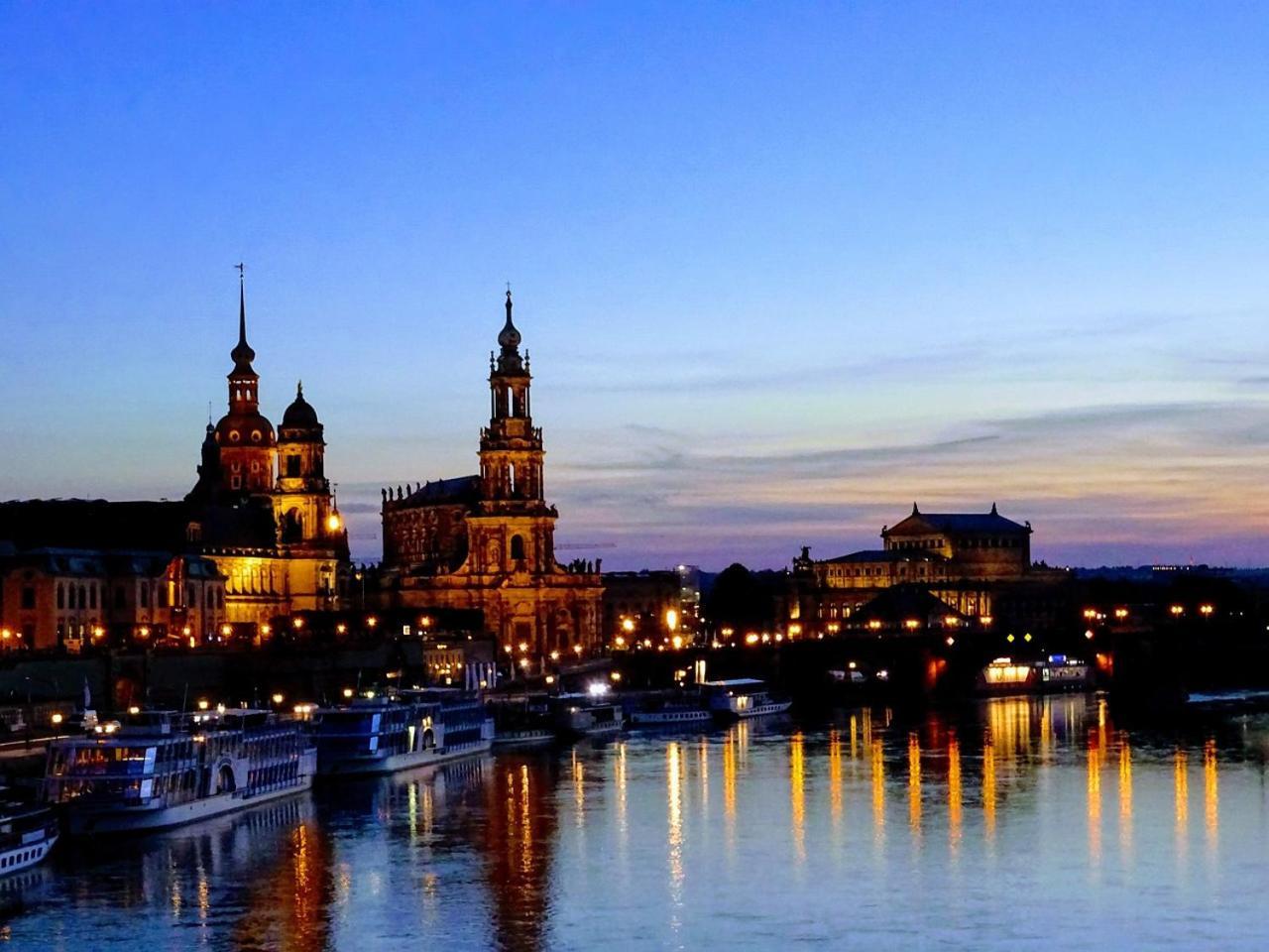 Dresden-Entspannung-Natur-Trifft-2-Staedte-Am-Fluss Extérieur photo